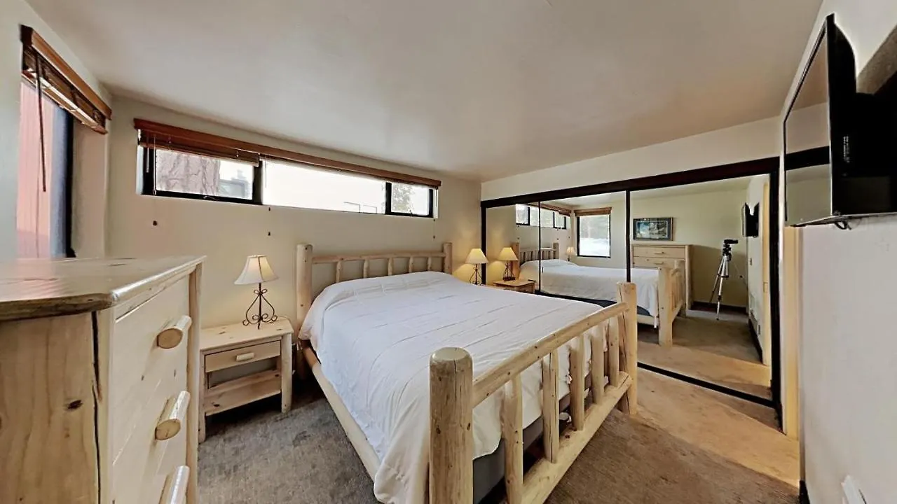 Apartment Slopeside Four Bedroom Homes At 1849 Condos - Free Wifi & Parking! Mammoth Lakes United States