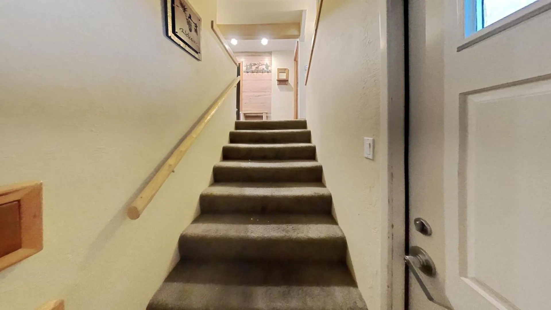 Slopeside Four Bedroom Homes At 1849 Condos - Free Wifi & Parking! Mammoth Lakes Apartment